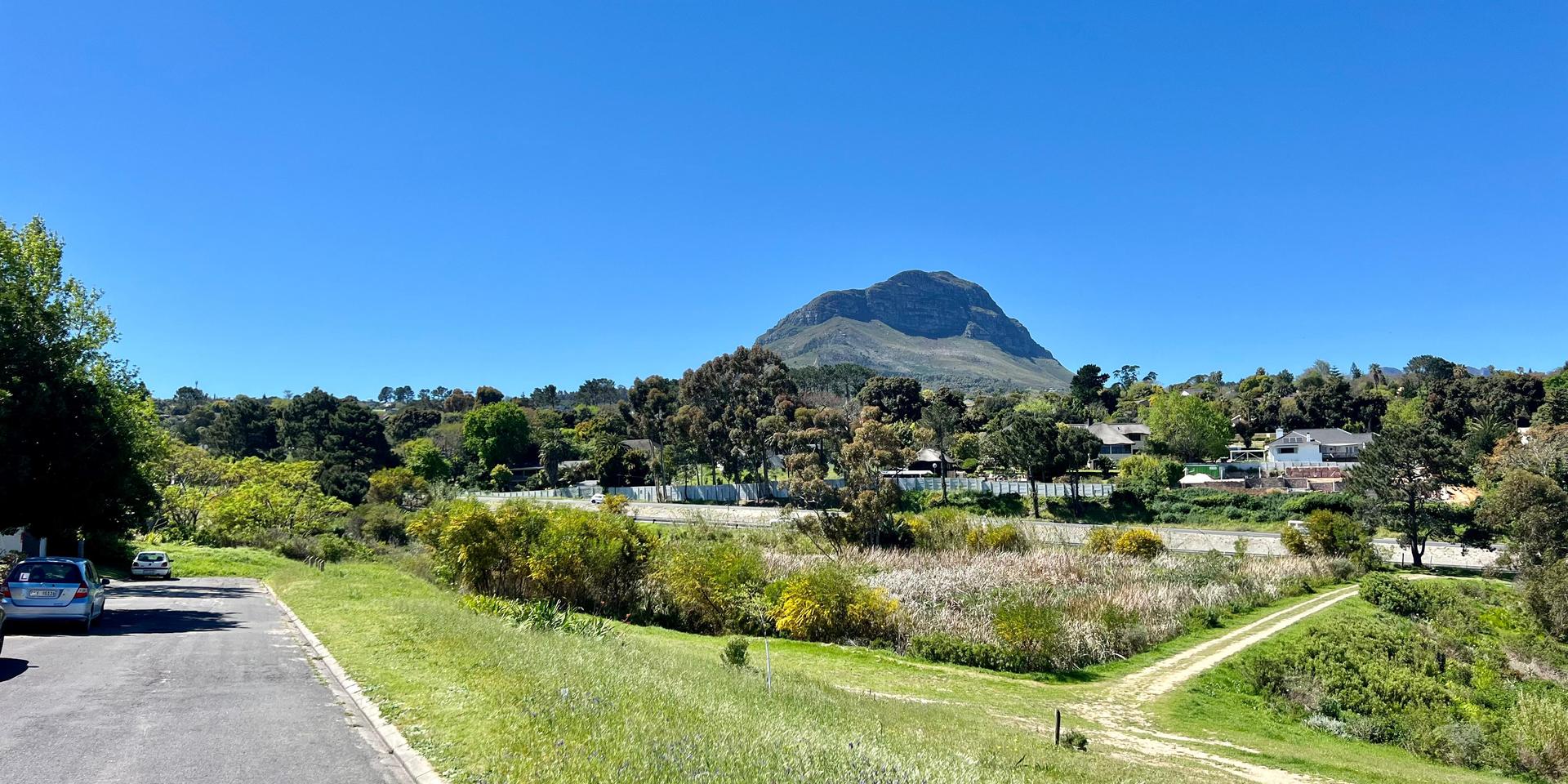 Image 2 of 6