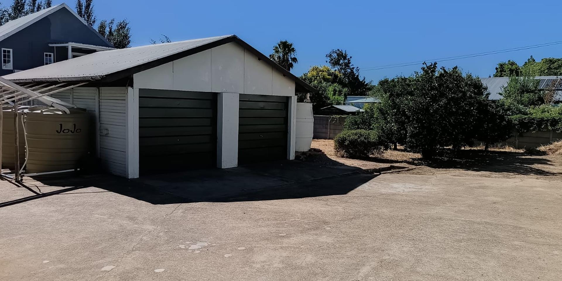 Image 4 of 6