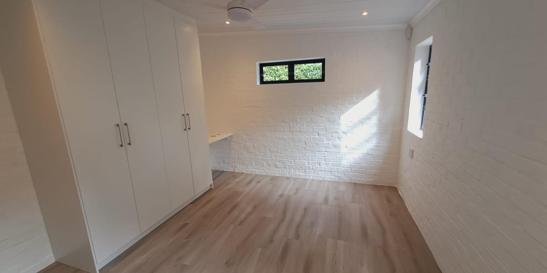 Image 4 of 6