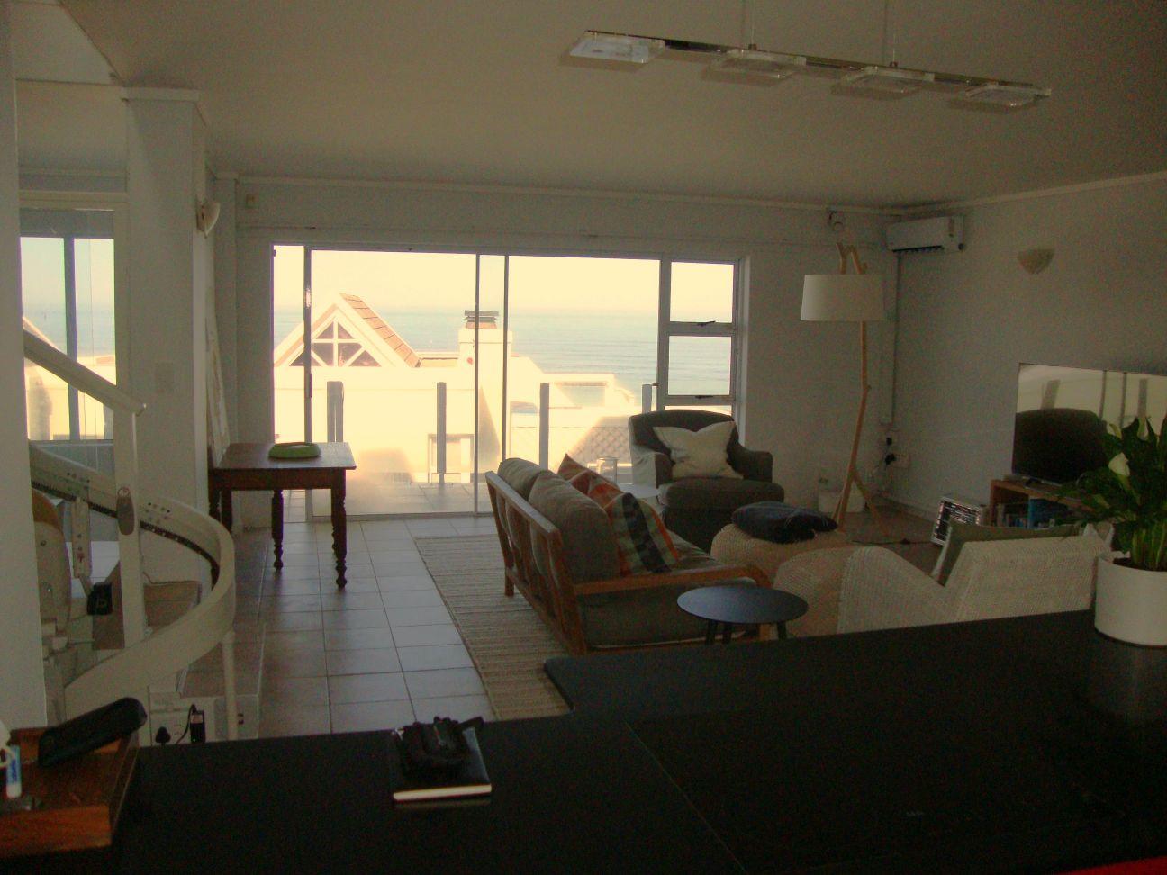 Image 2 of 6