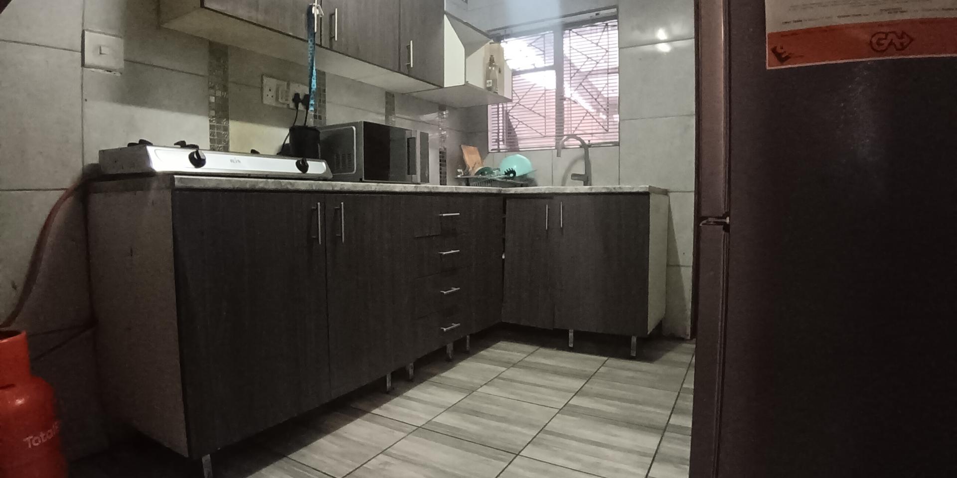Image 4 of 6