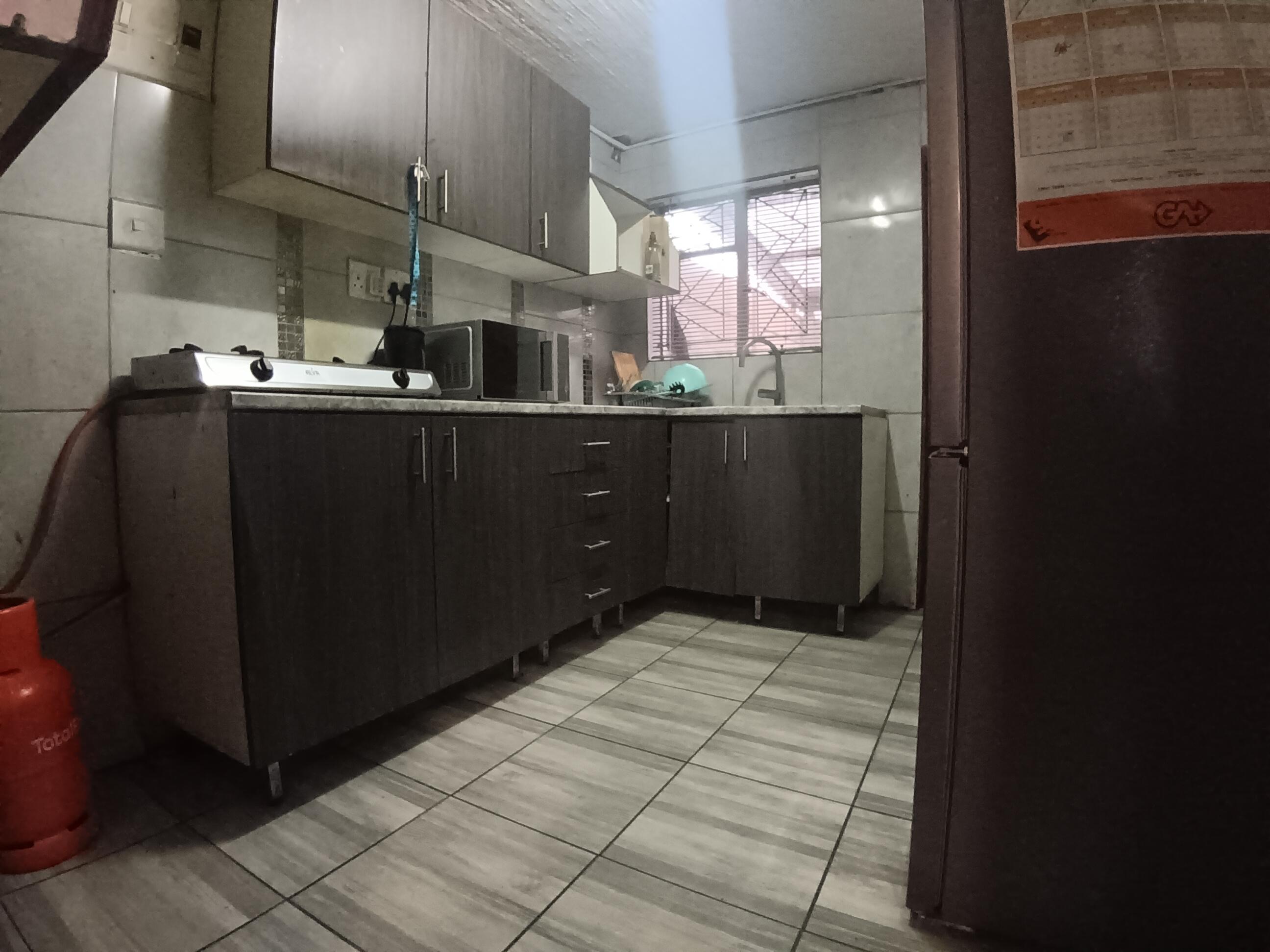 Image 4 of 6