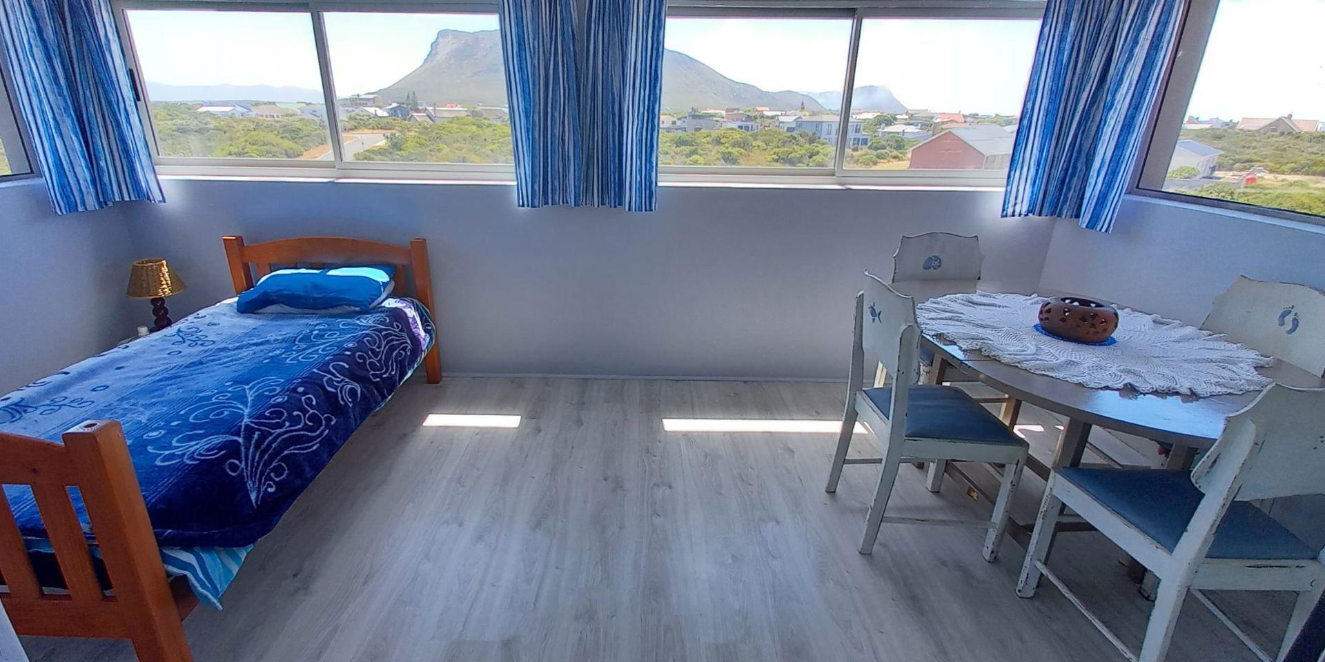Image 2 of 6