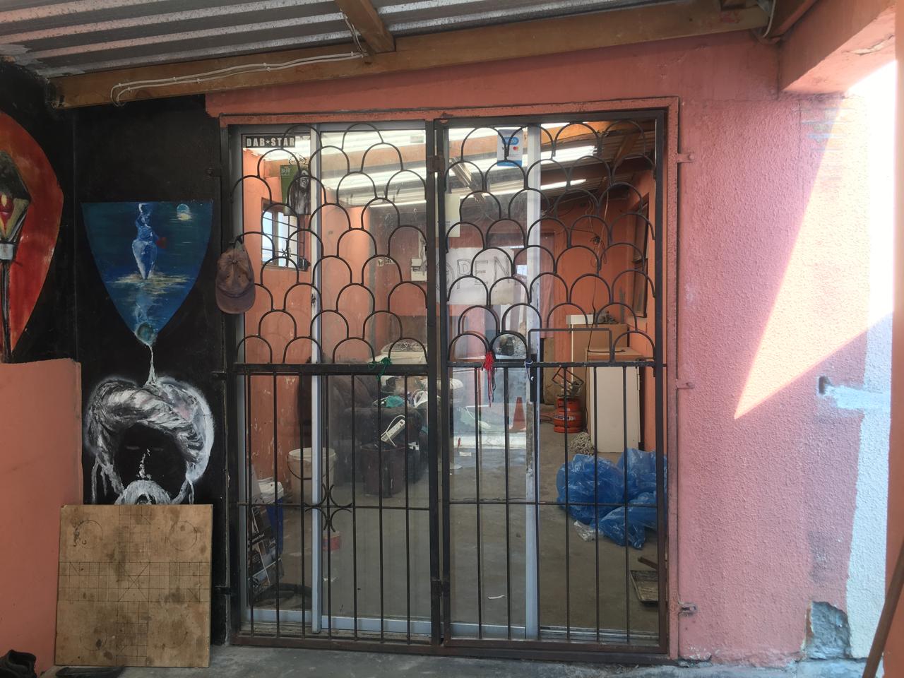 Image 4 of 6
