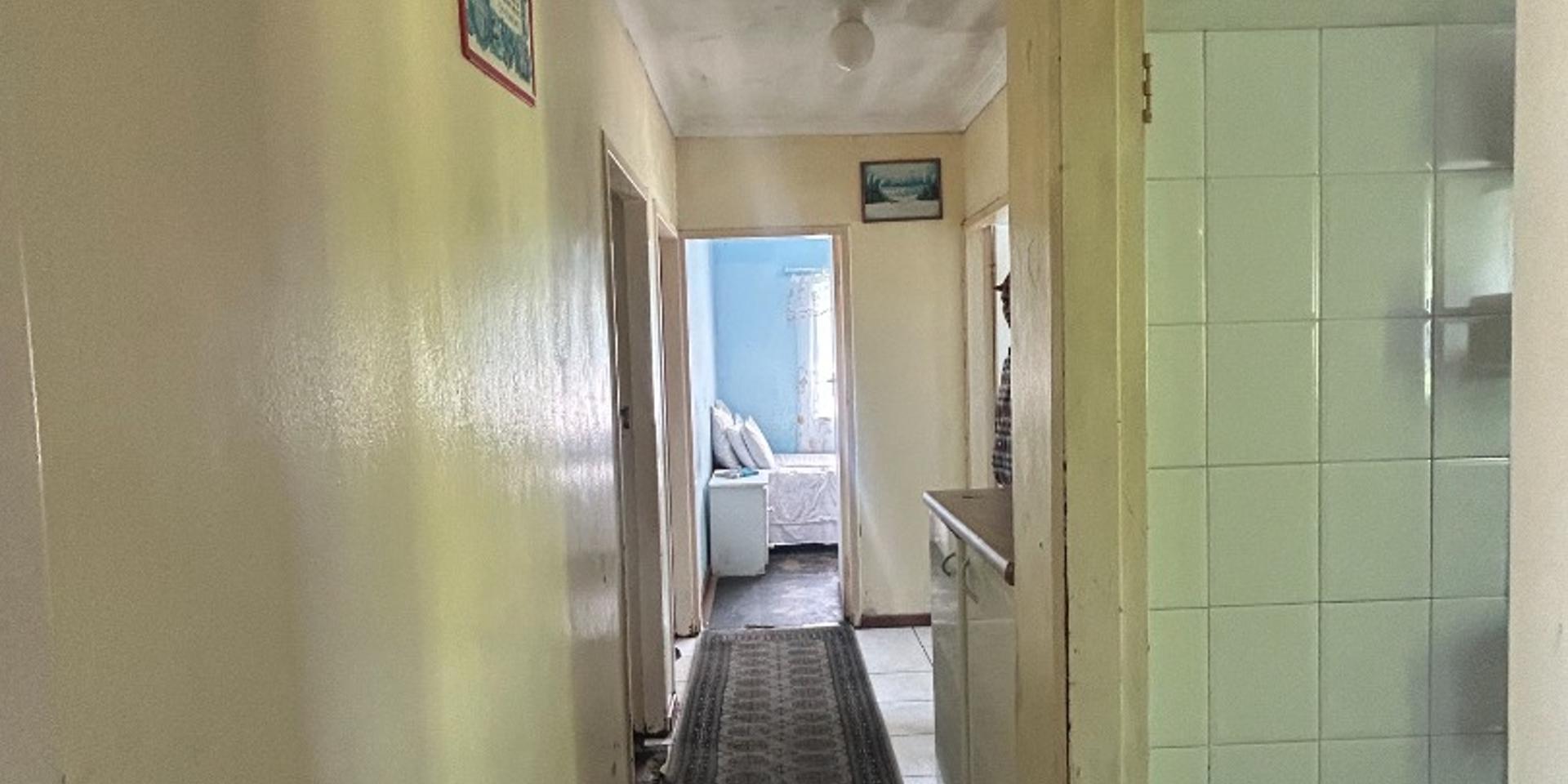 Image 2 of 6