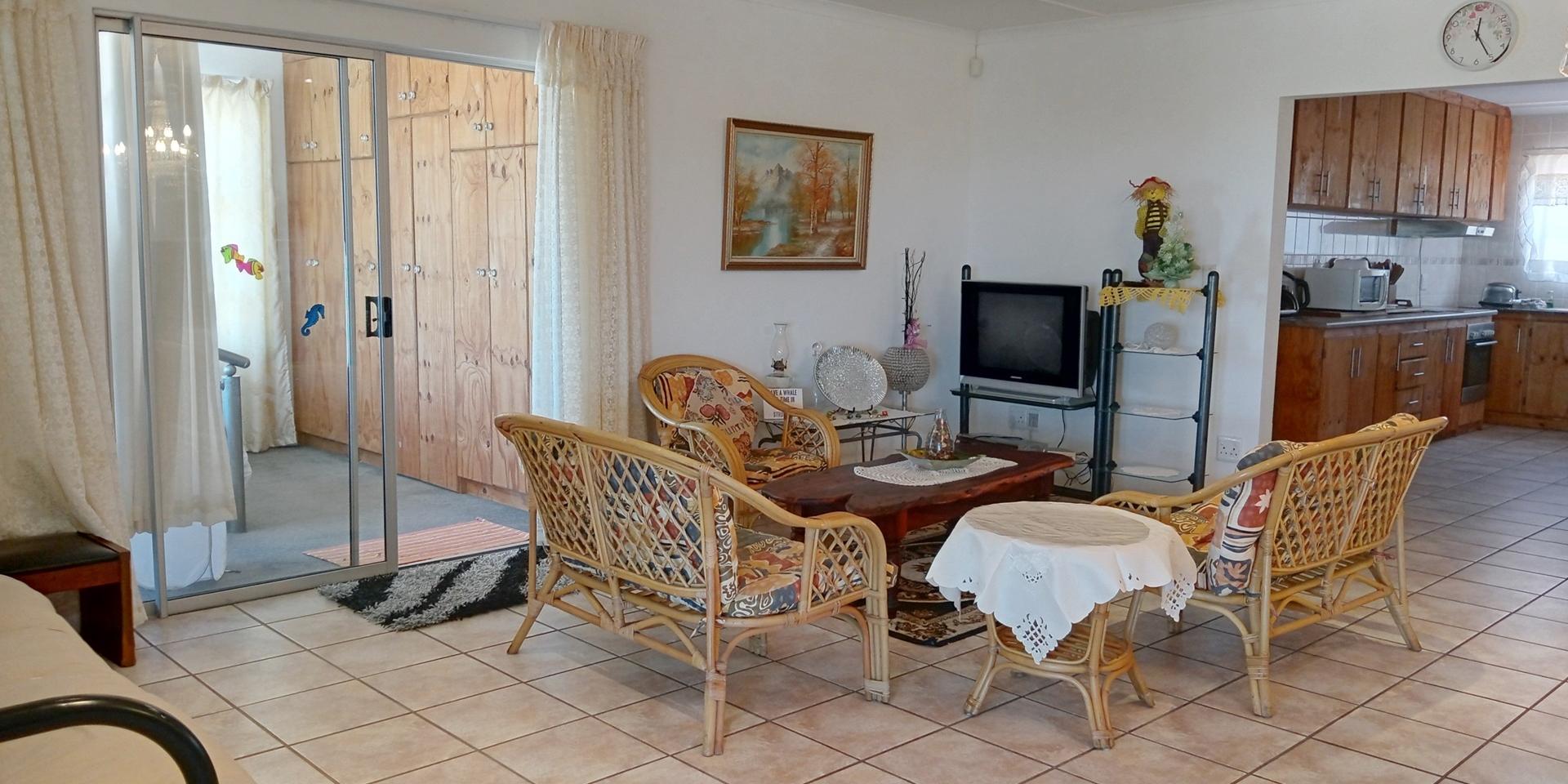Image 4 of 6