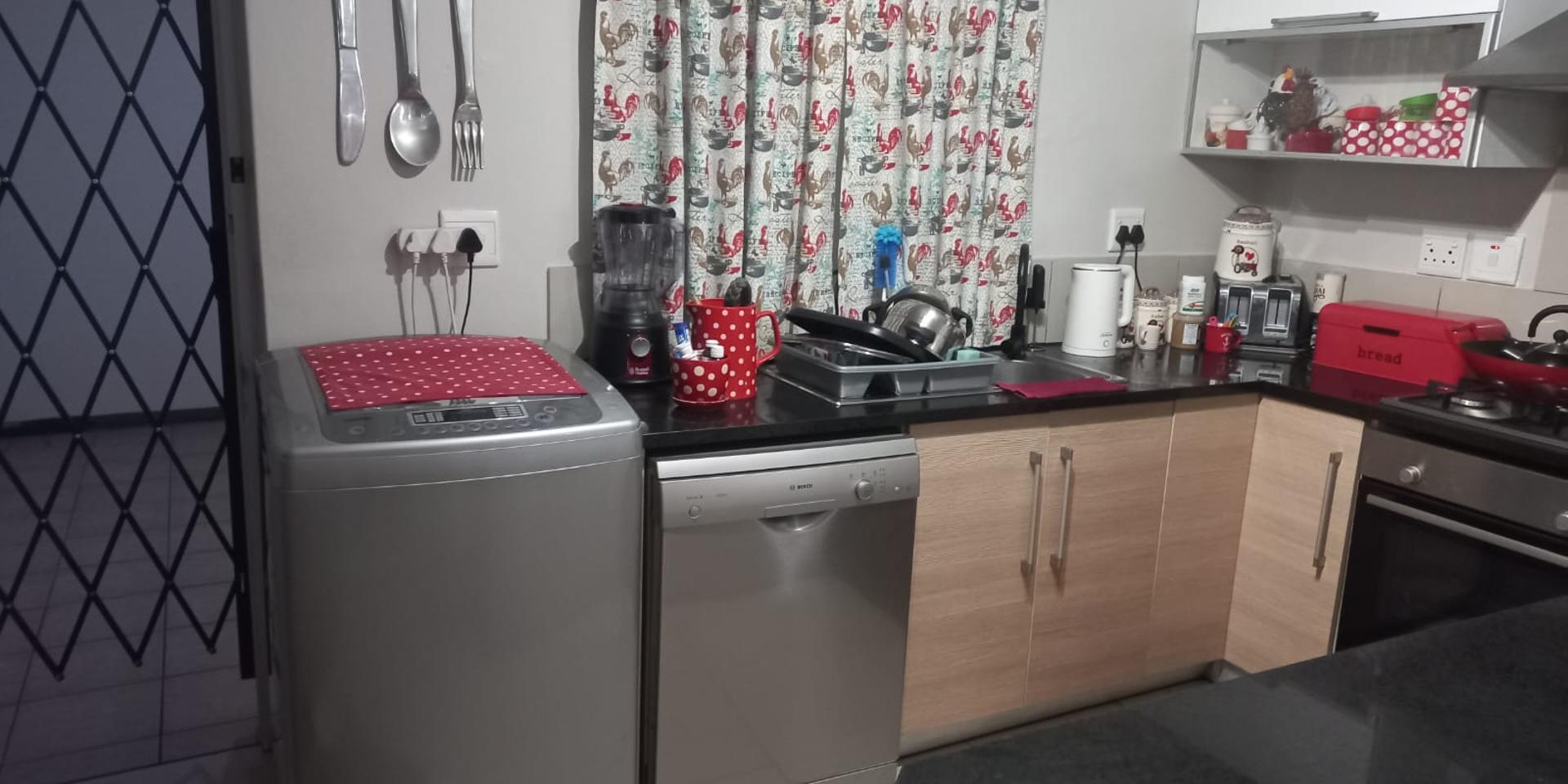 Image 4 of 6
