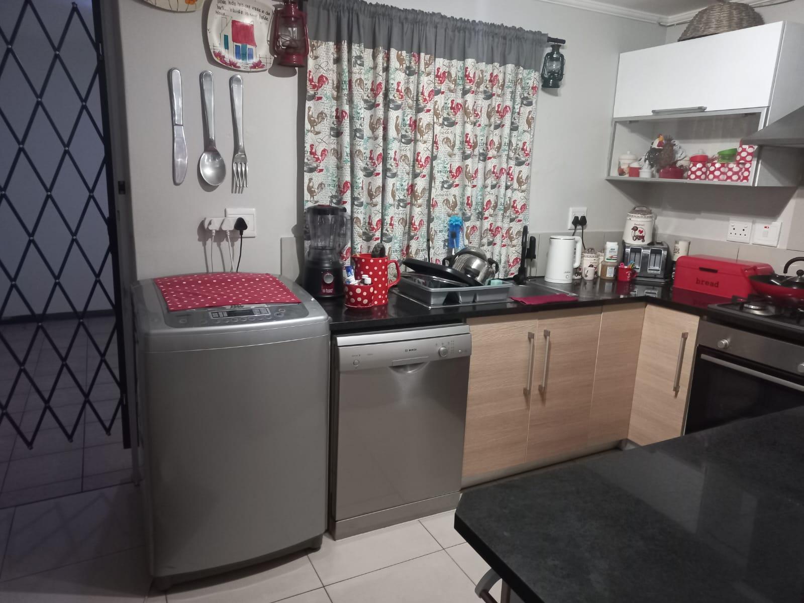 Image 4 of 6