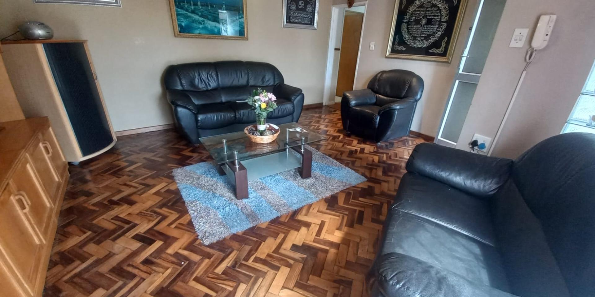 Image 4 of 6