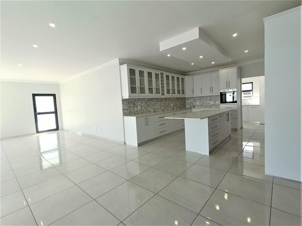 Image 3 of 6