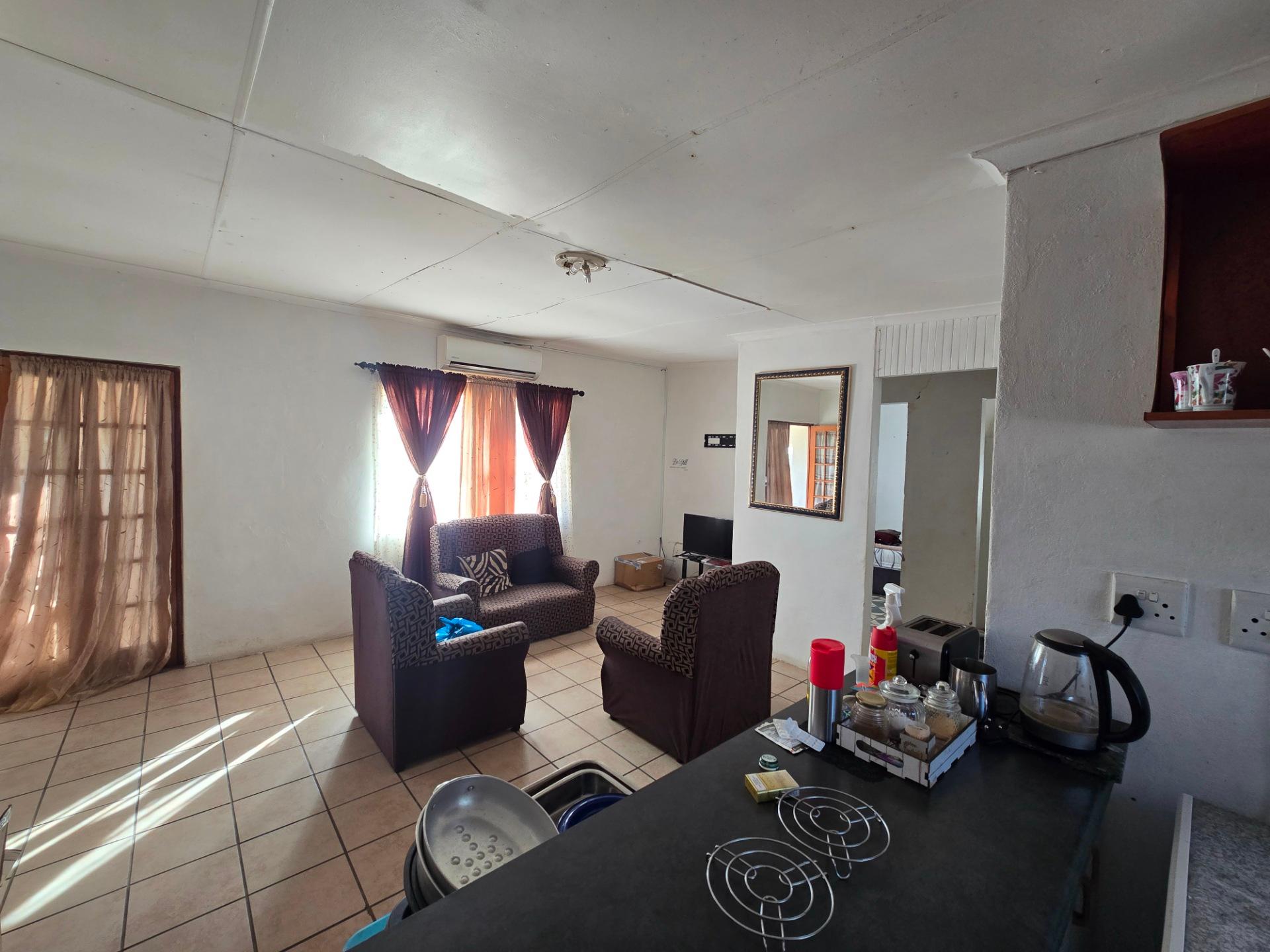 Image 4 of 6