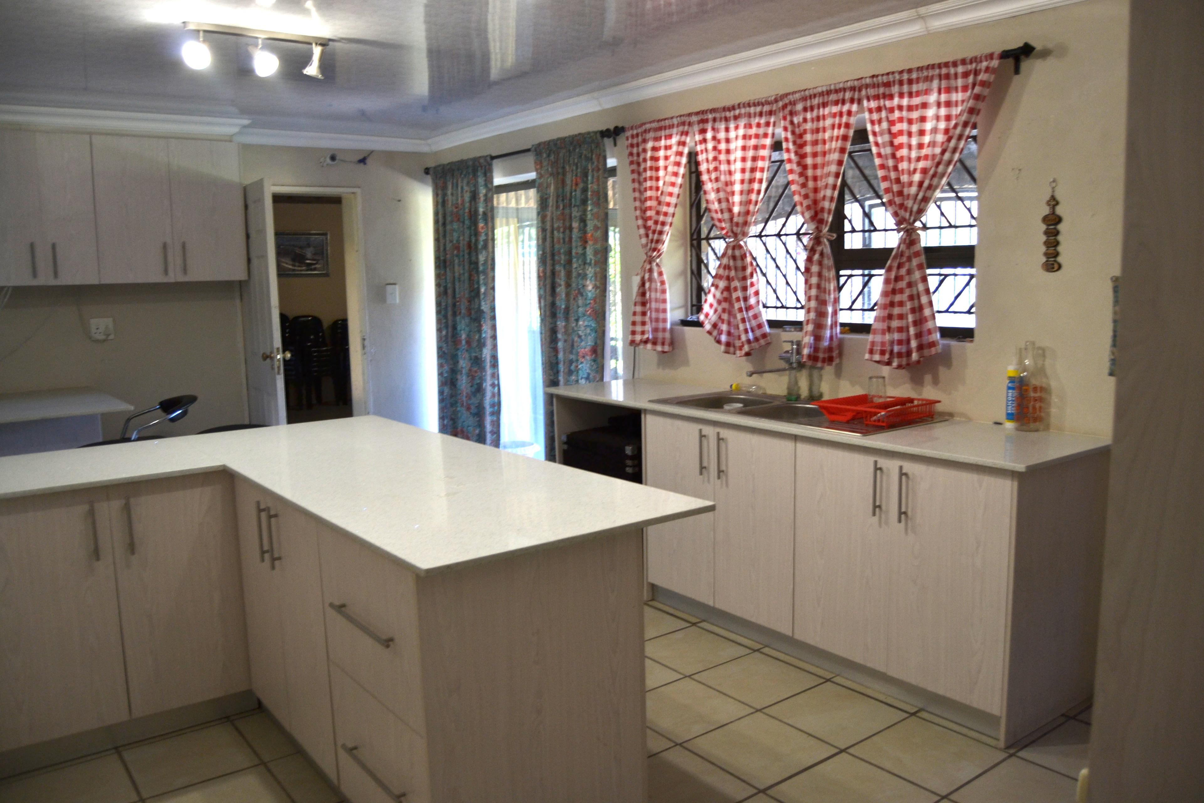 Image 4 of 6