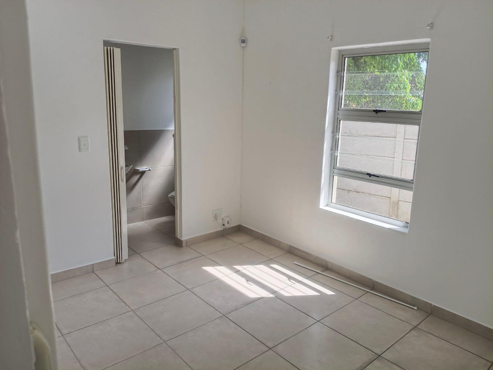 Image 4 of 6