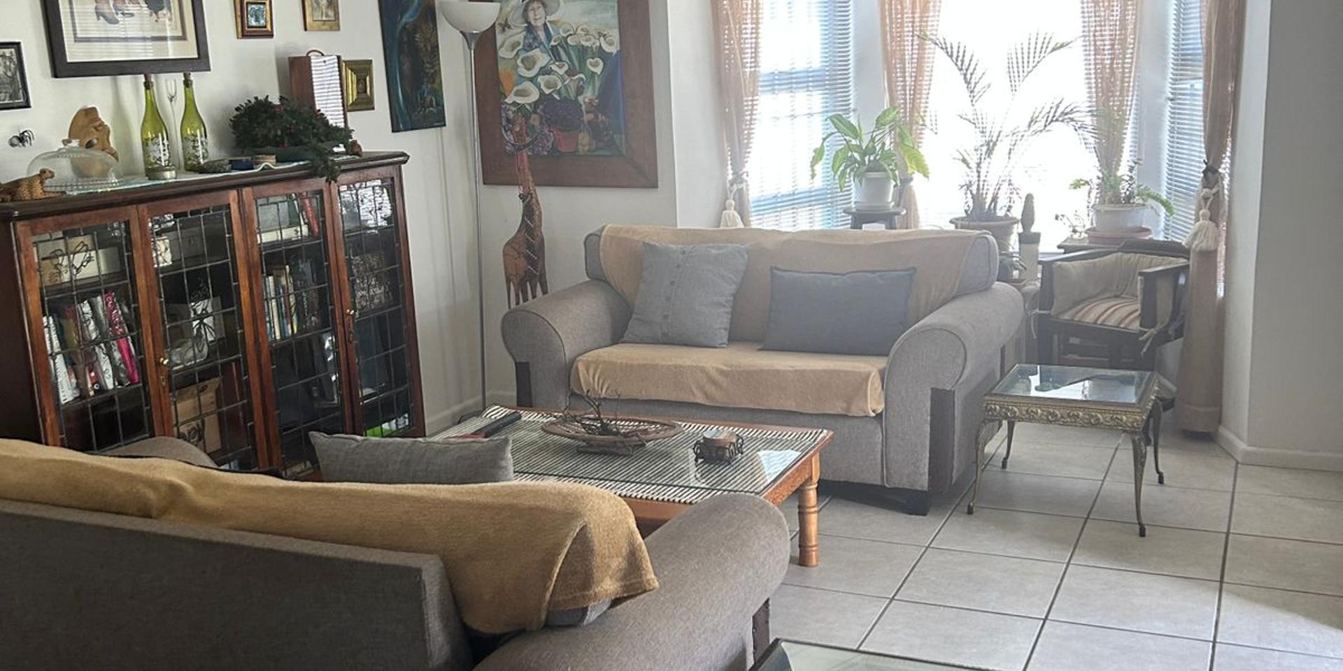 Image 4 of 6