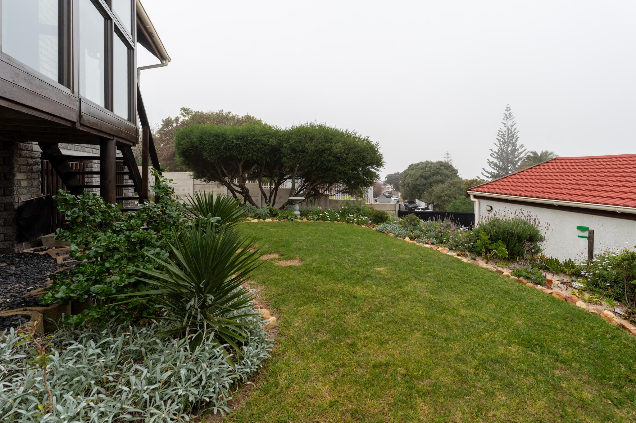 Image 4 of 6
