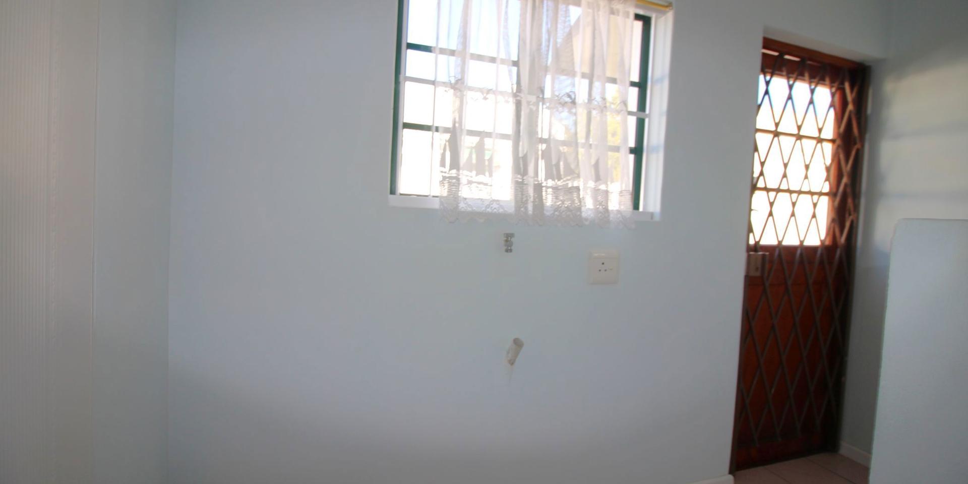 Image 3 of 6