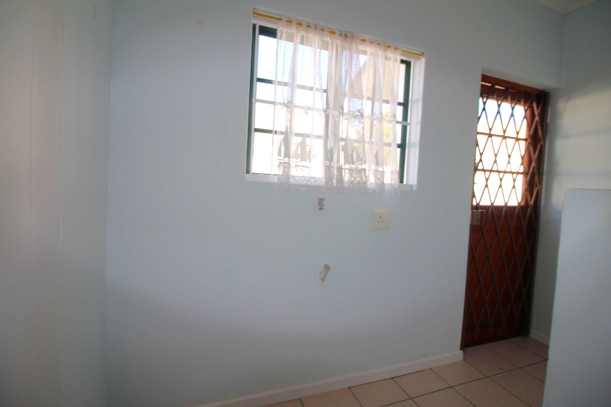 Image 3 of 6
