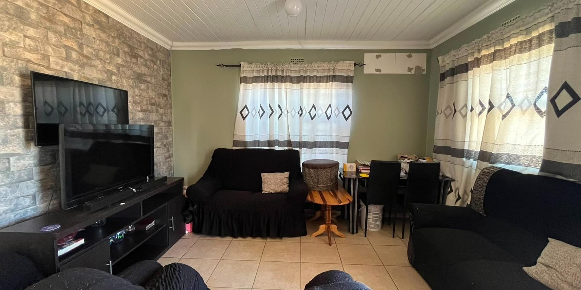 Image 4 of 6