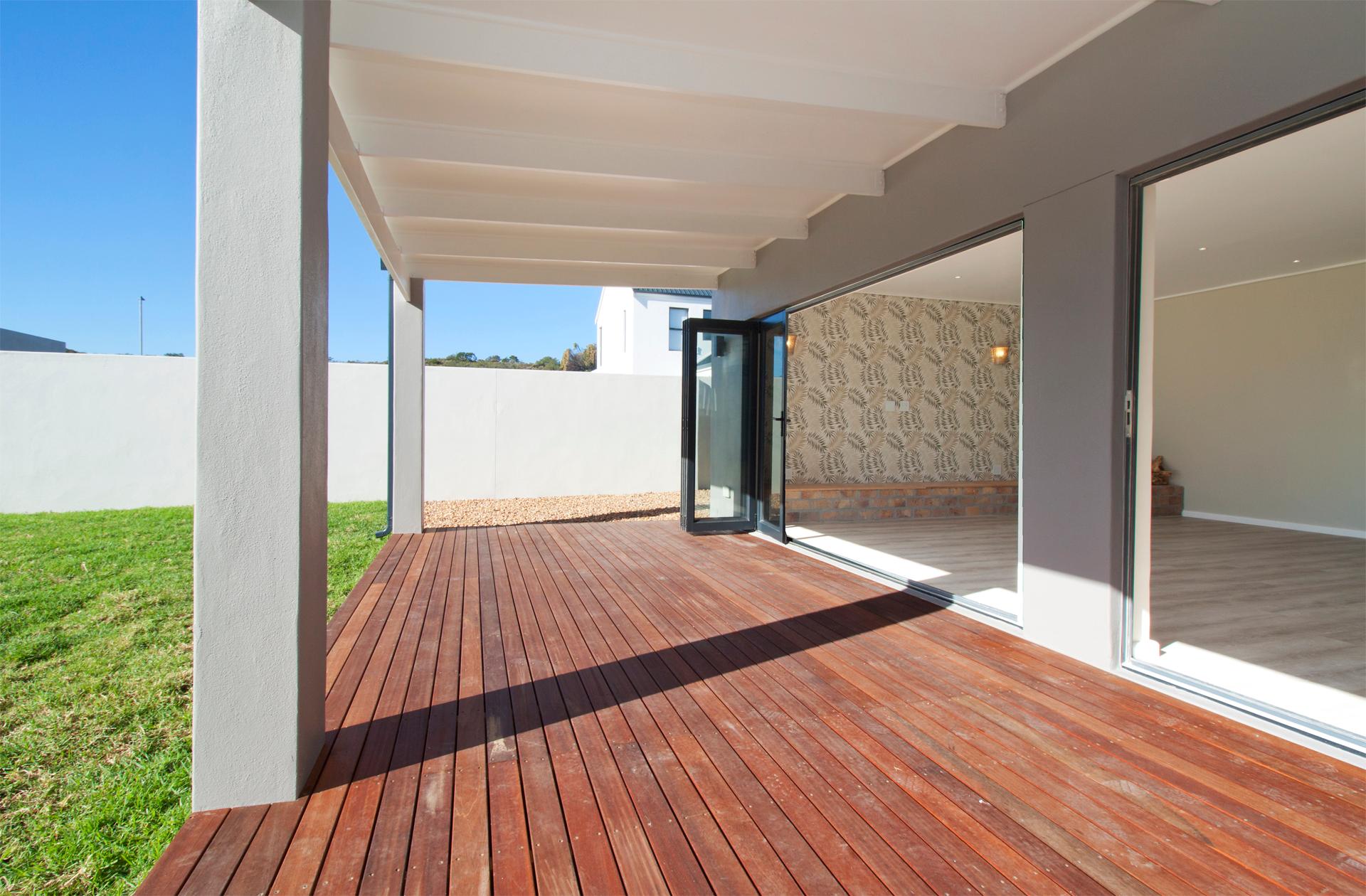 Image 4 of 6