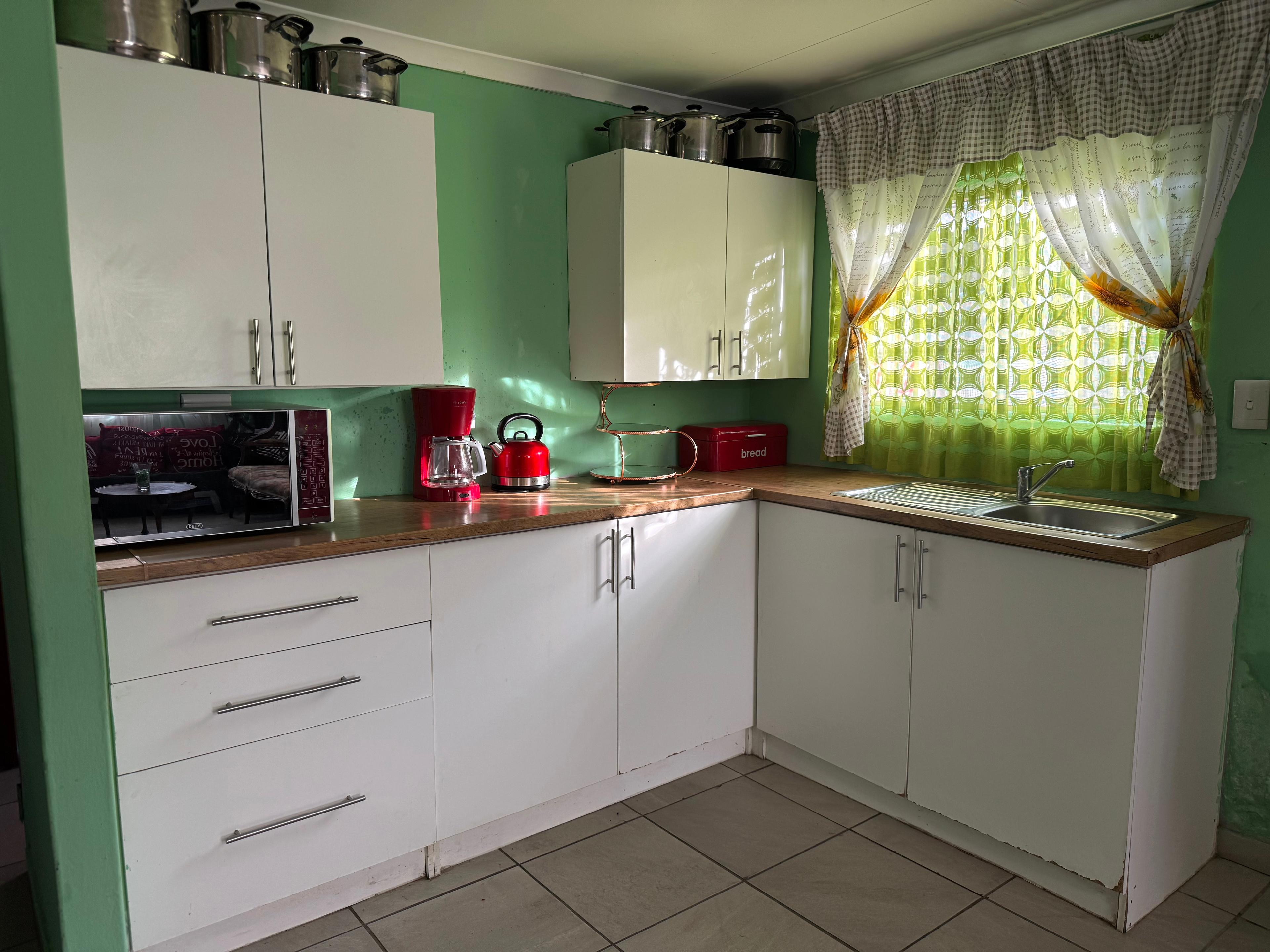 Image 2 of 6