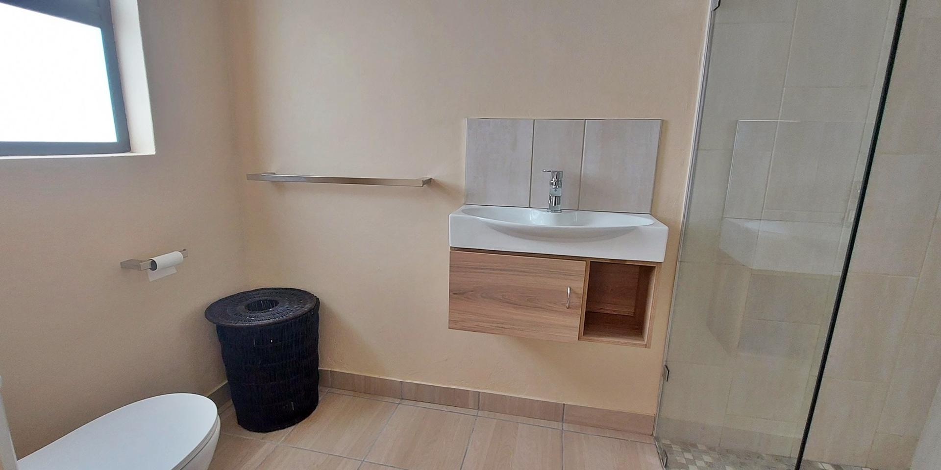 Image 5 of 6