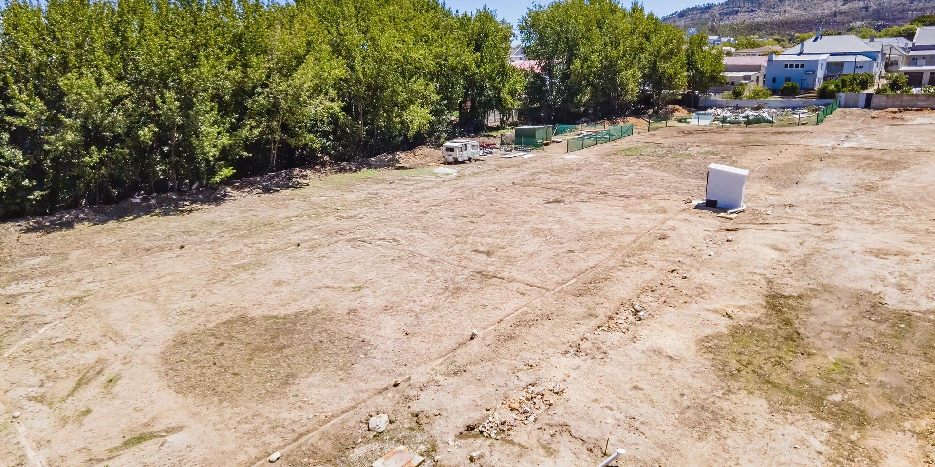 Image 4 of 6
