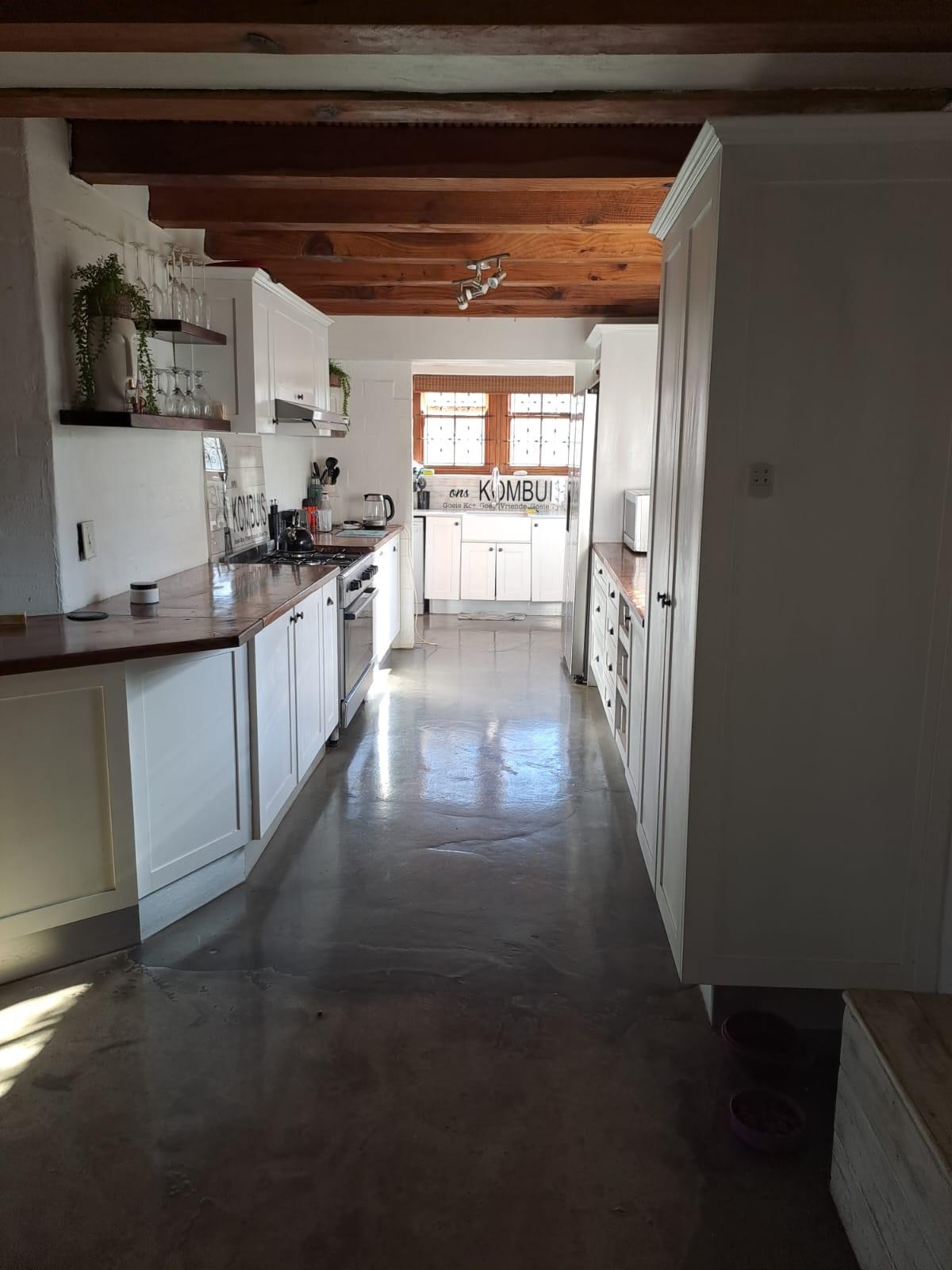 Image 2 of 6