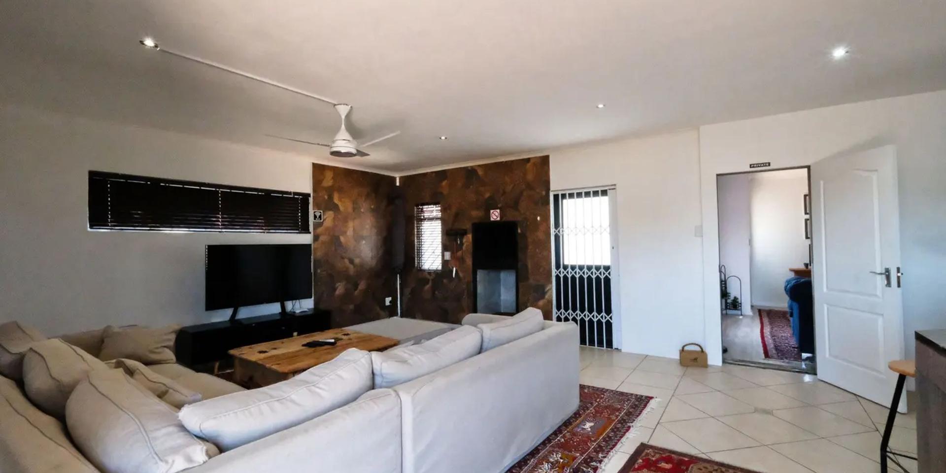 Image 4 of 6