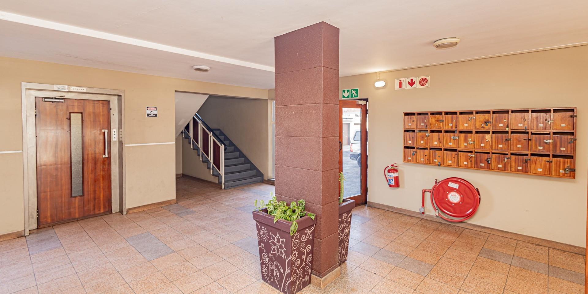 Image 4 of 6