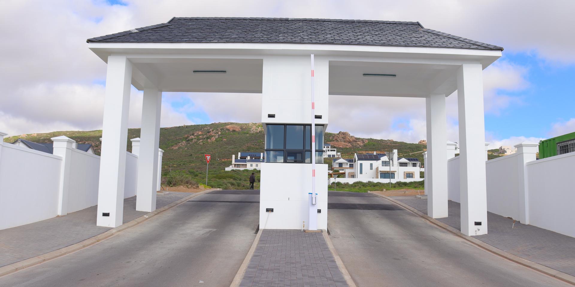 Image 2 of 6