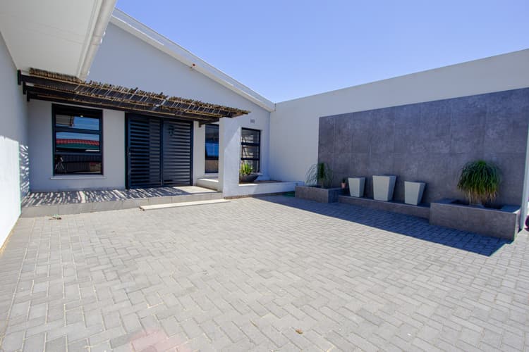 Main property image