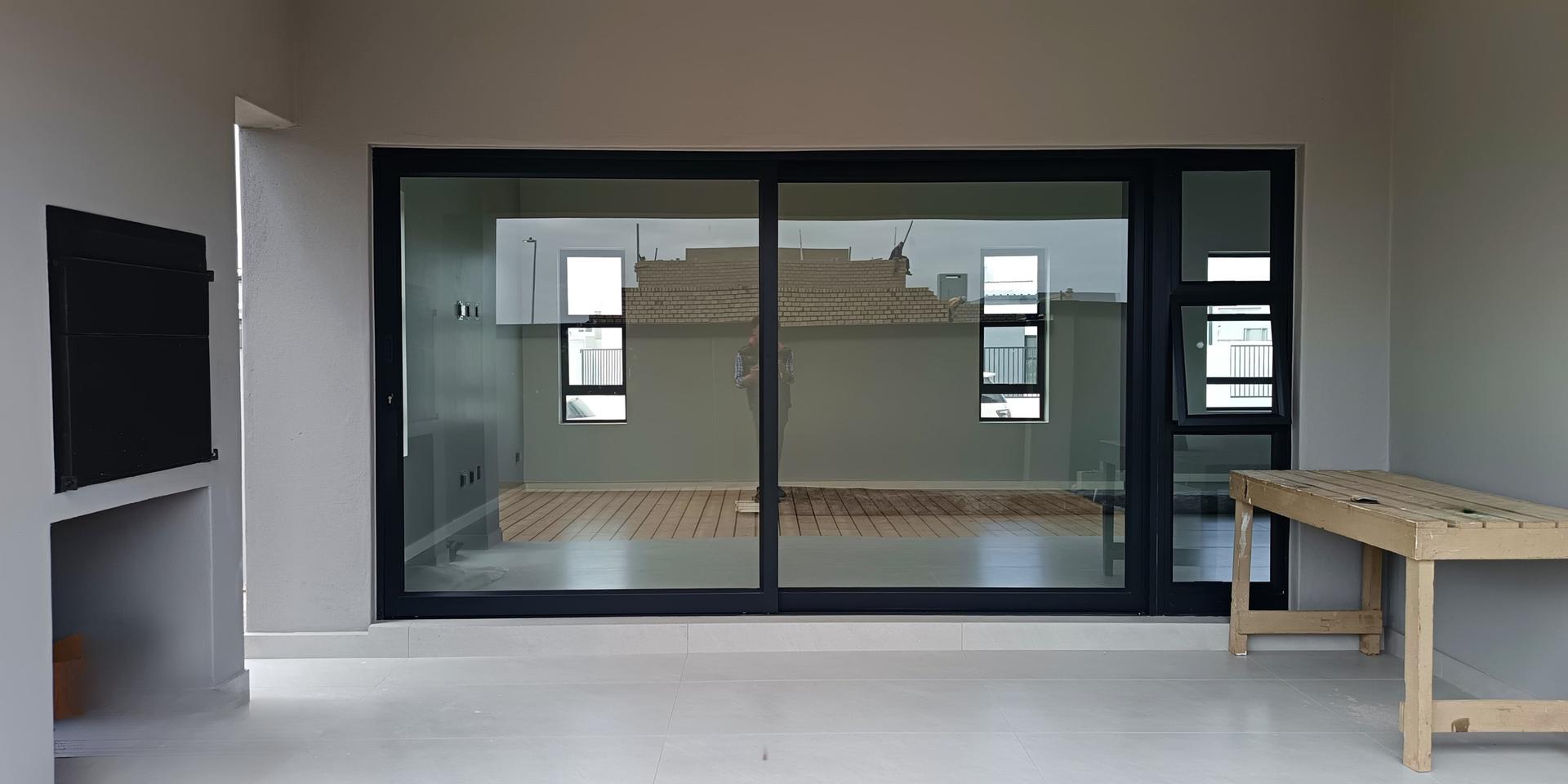 Image 4 of 6