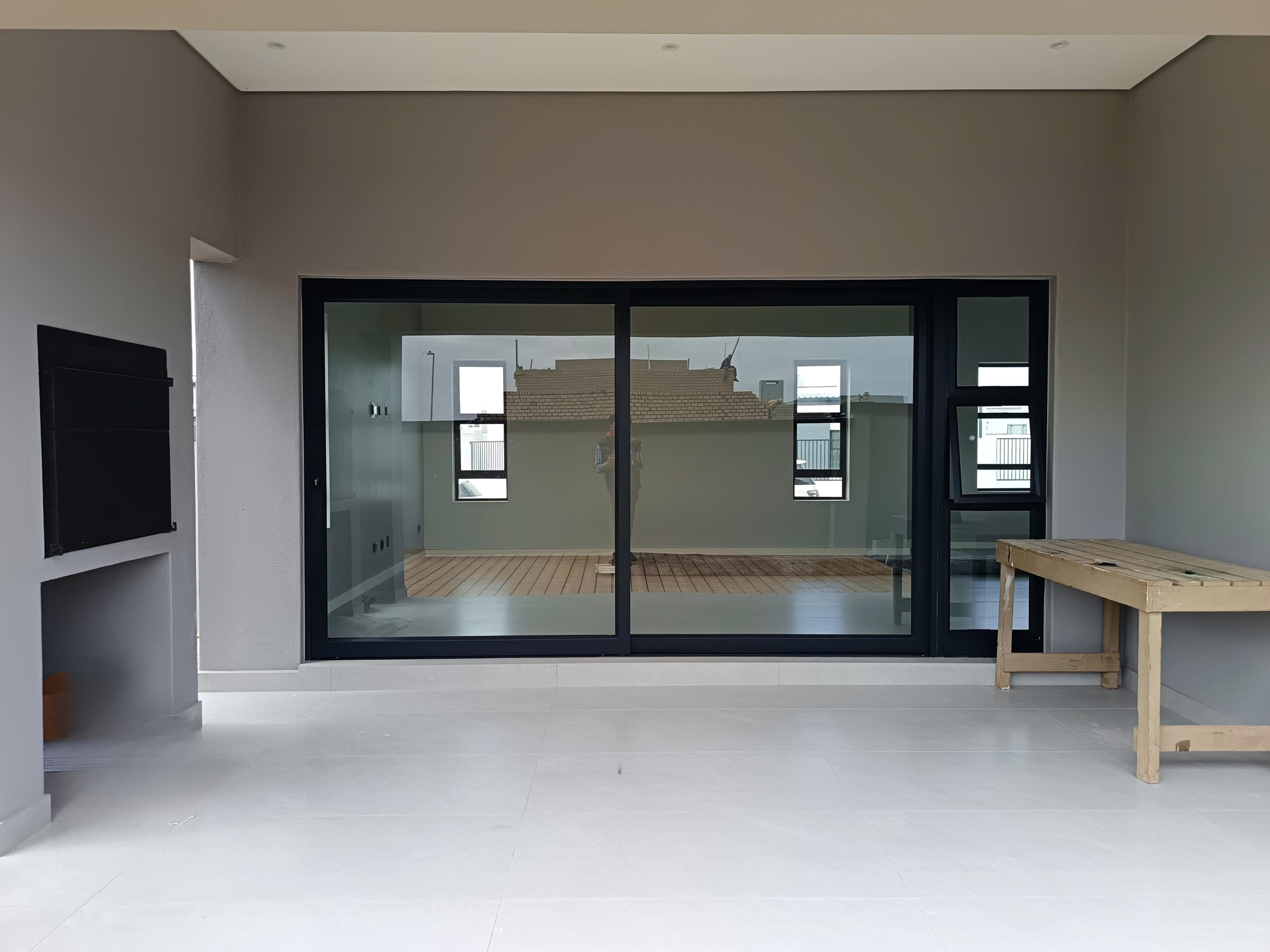 Image 4 of 6
