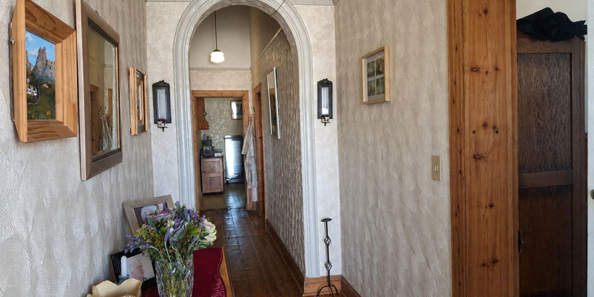 Image 4 of 6