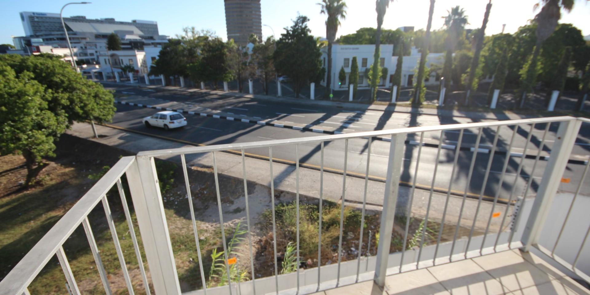 Image 5 of 6
