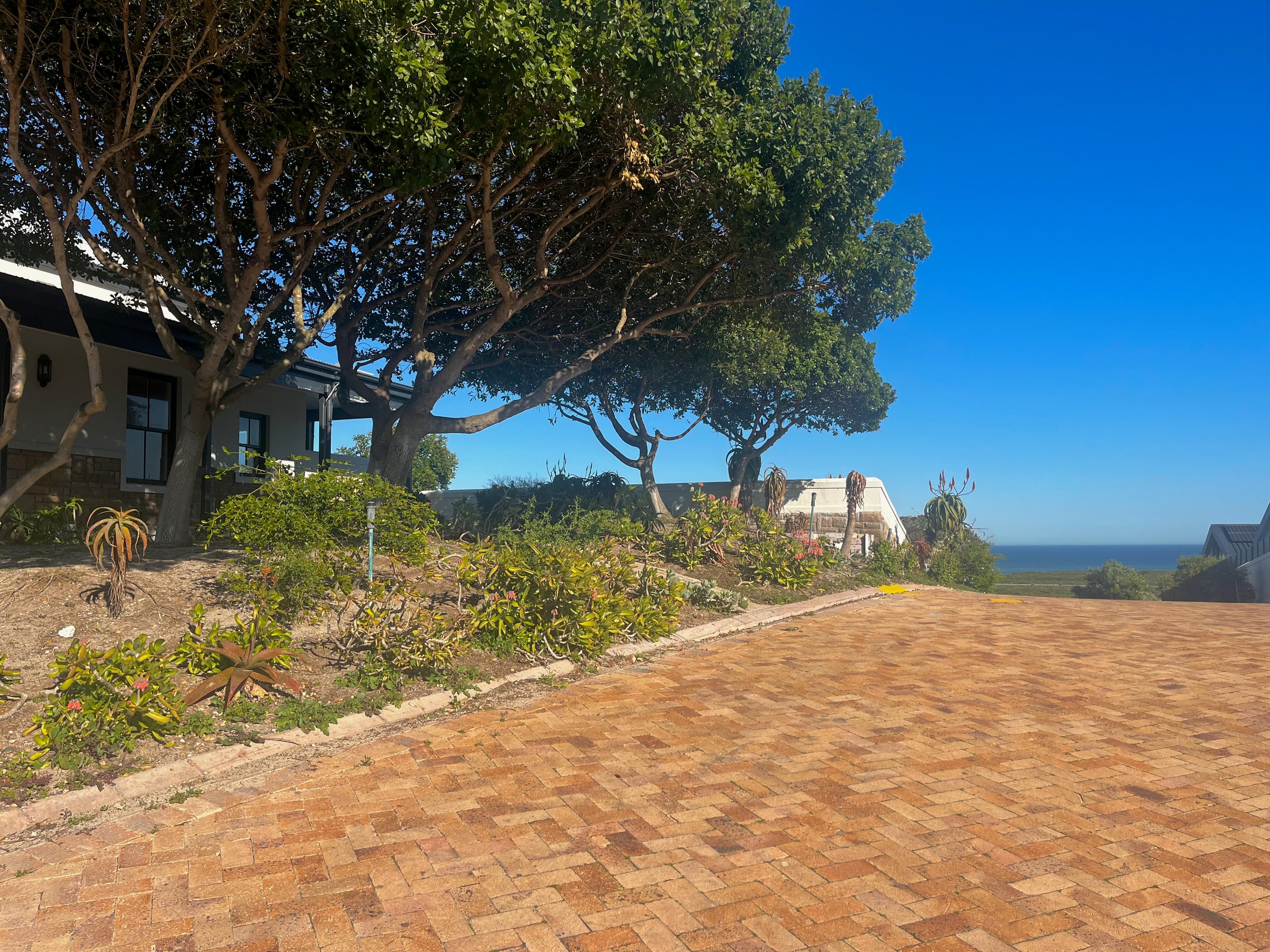 Image 3 of 6