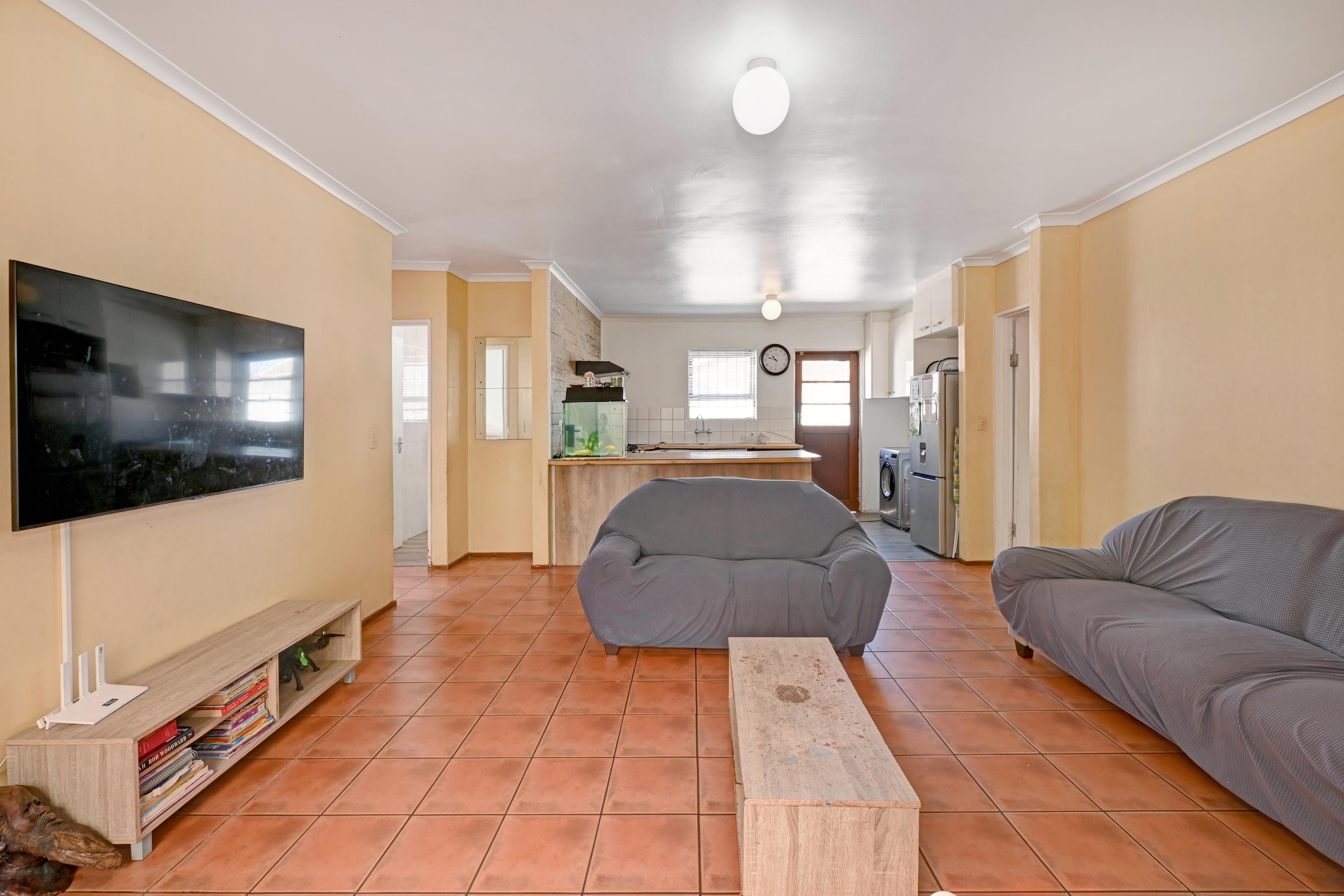 Image 4 of 6