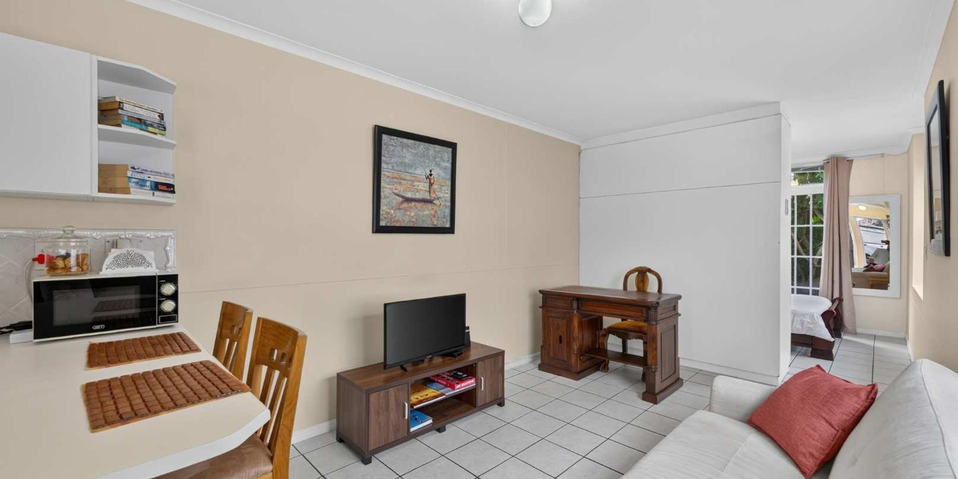 Image 2 of 6