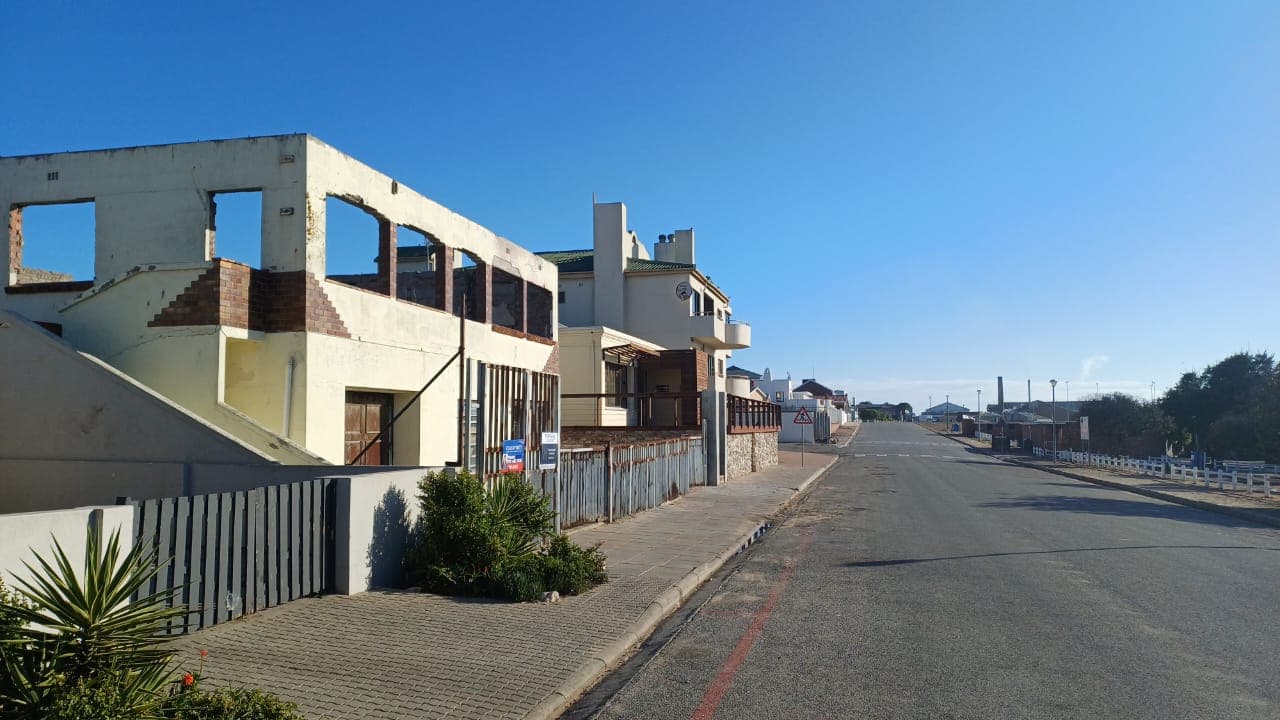 Image 4 of 6