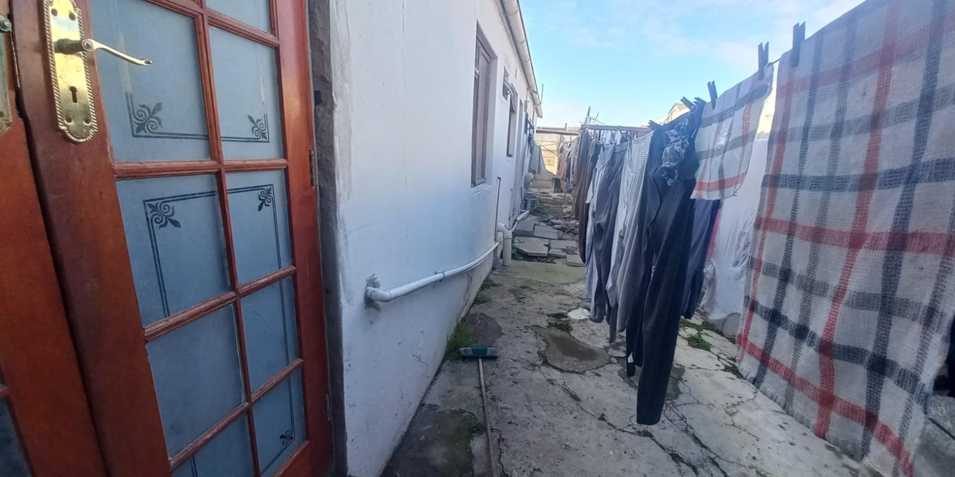Image 2 of 6