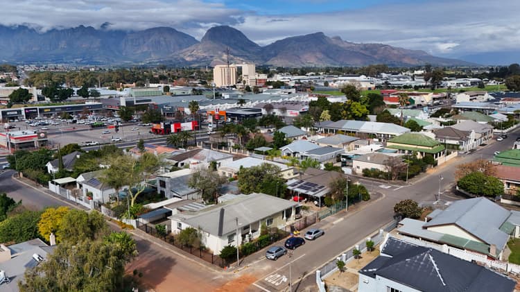 Main property image