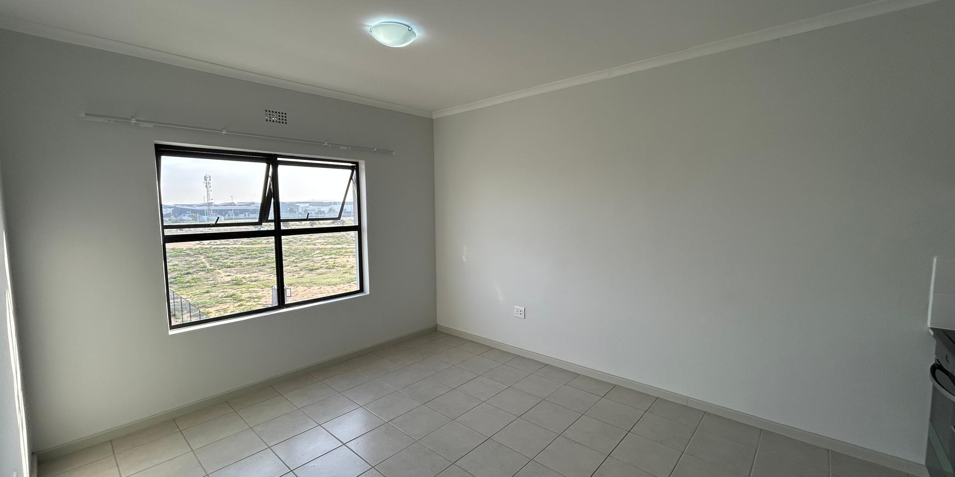 Image 2 of 6