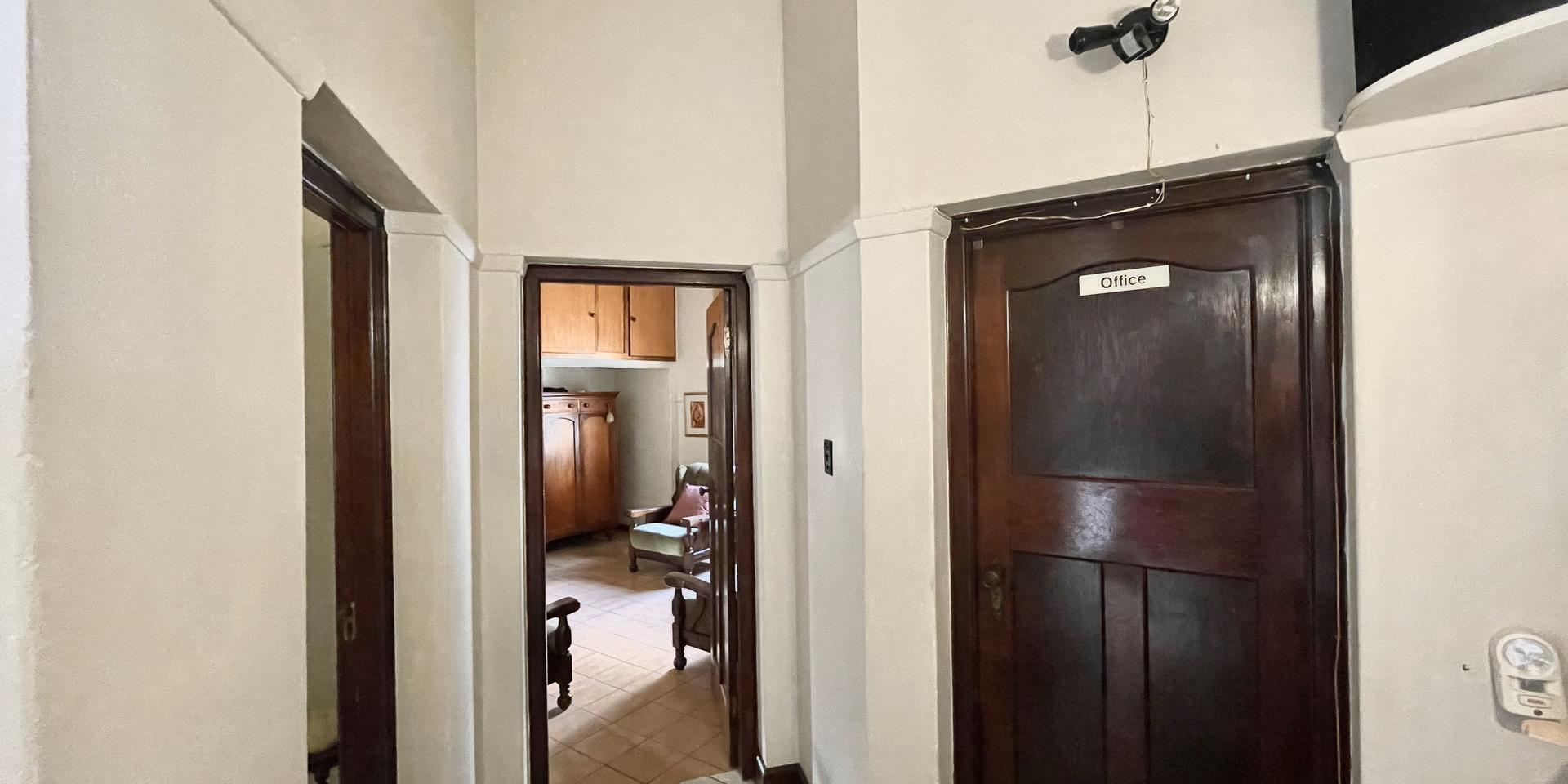 Image 4 of 6
