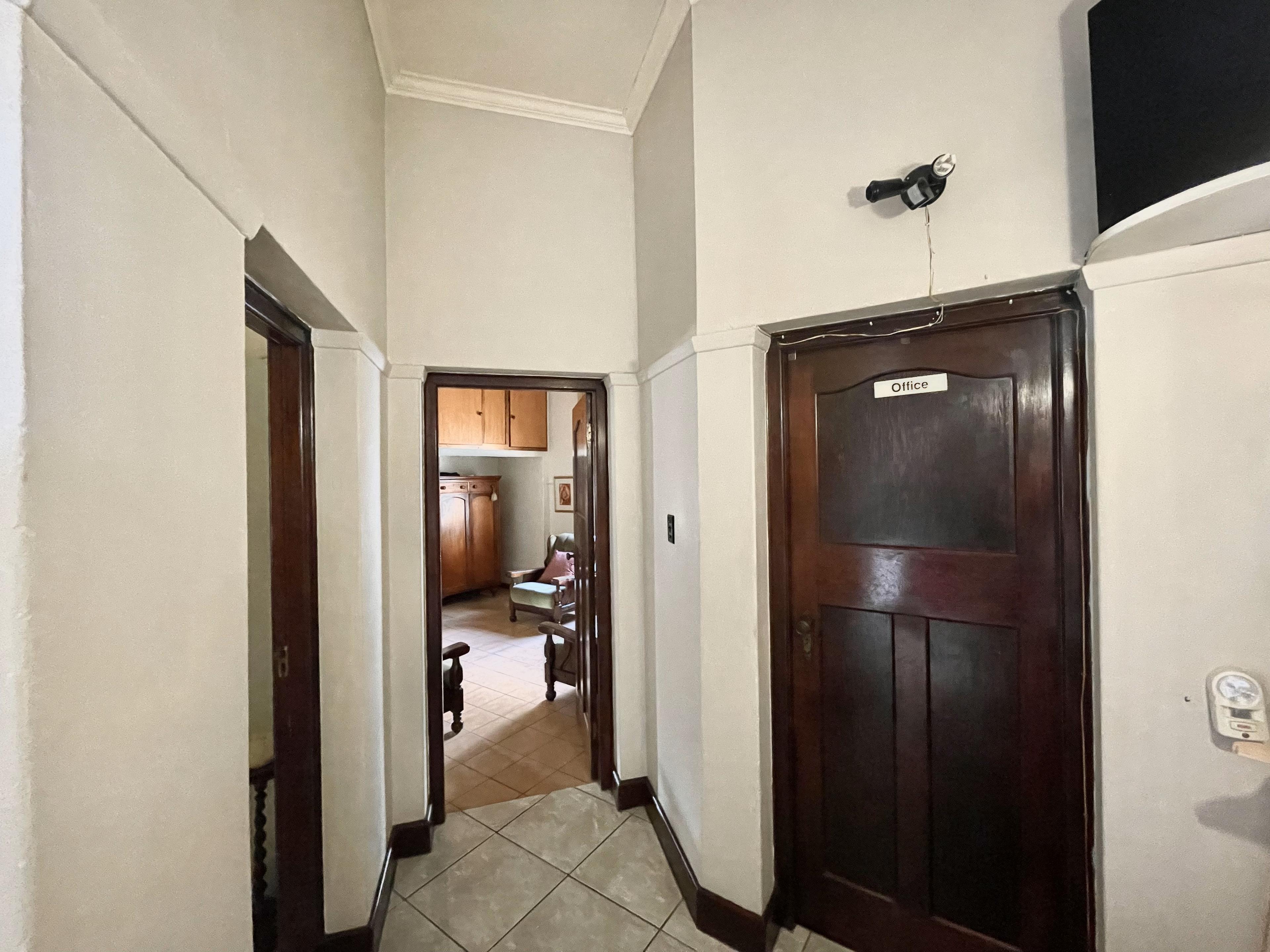Image 4 of 6