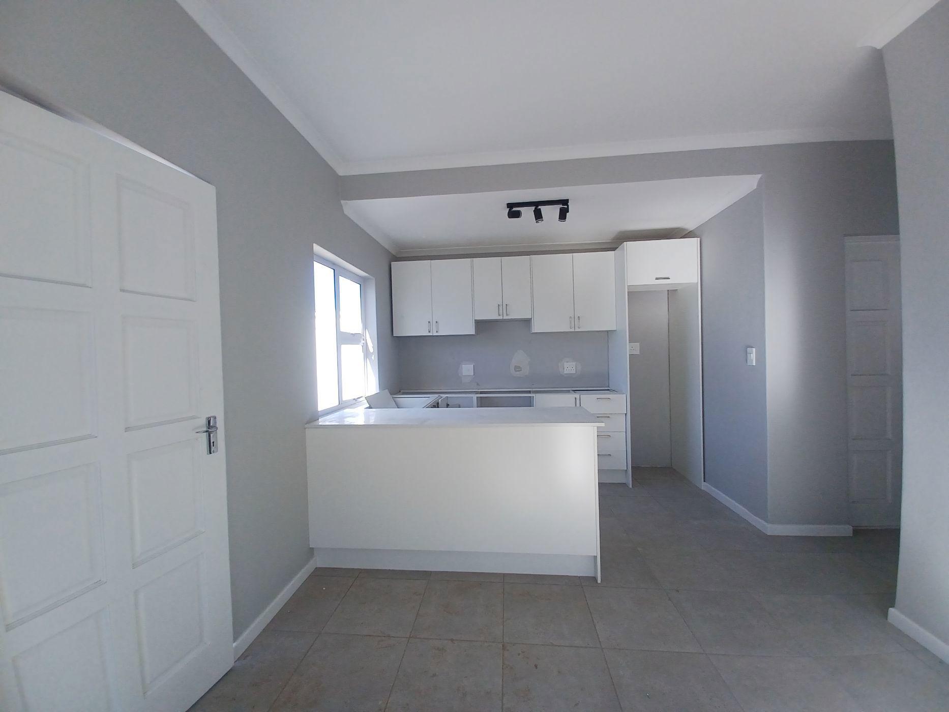 Image 4 of 6