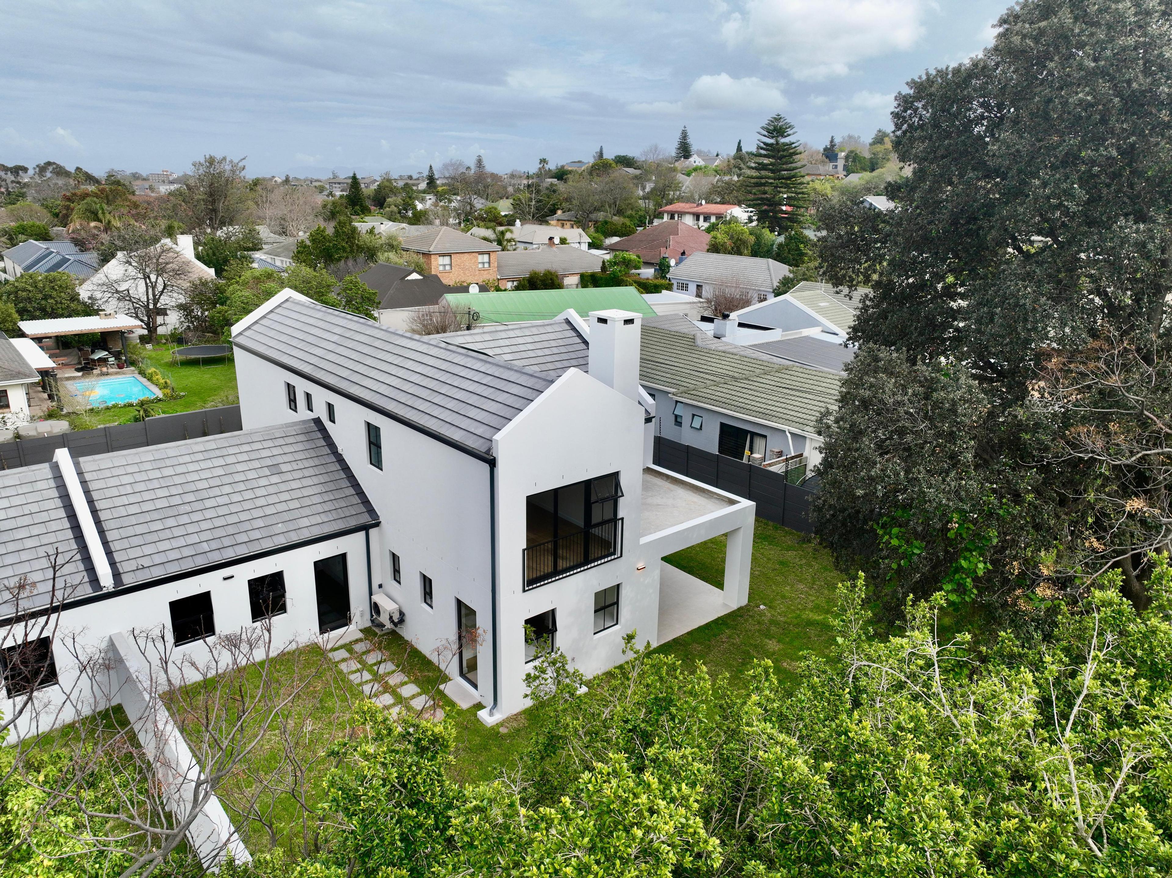 Image 2 of 6
