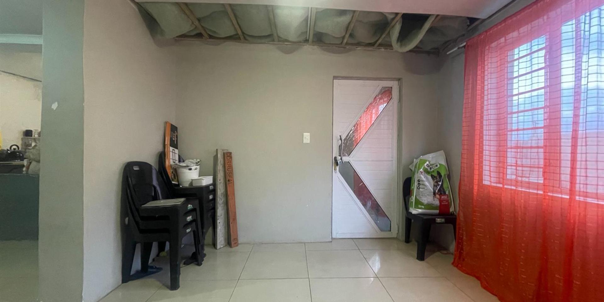 Image 3 of 6