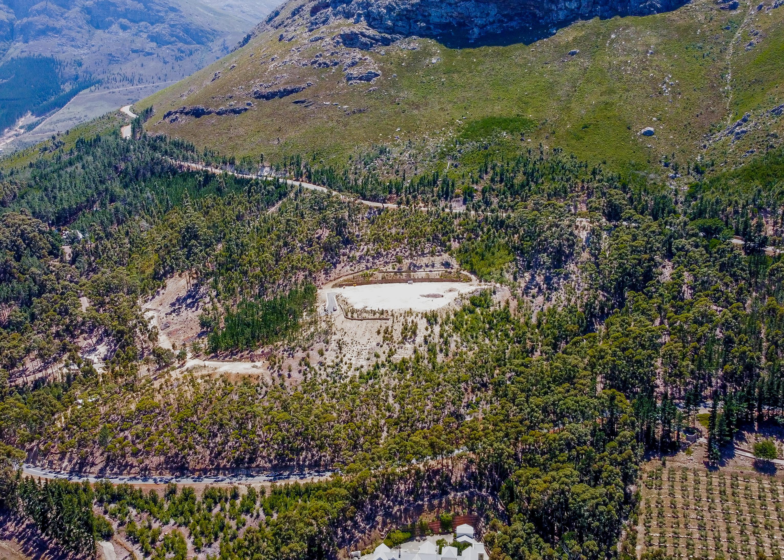 Image 4 of 6