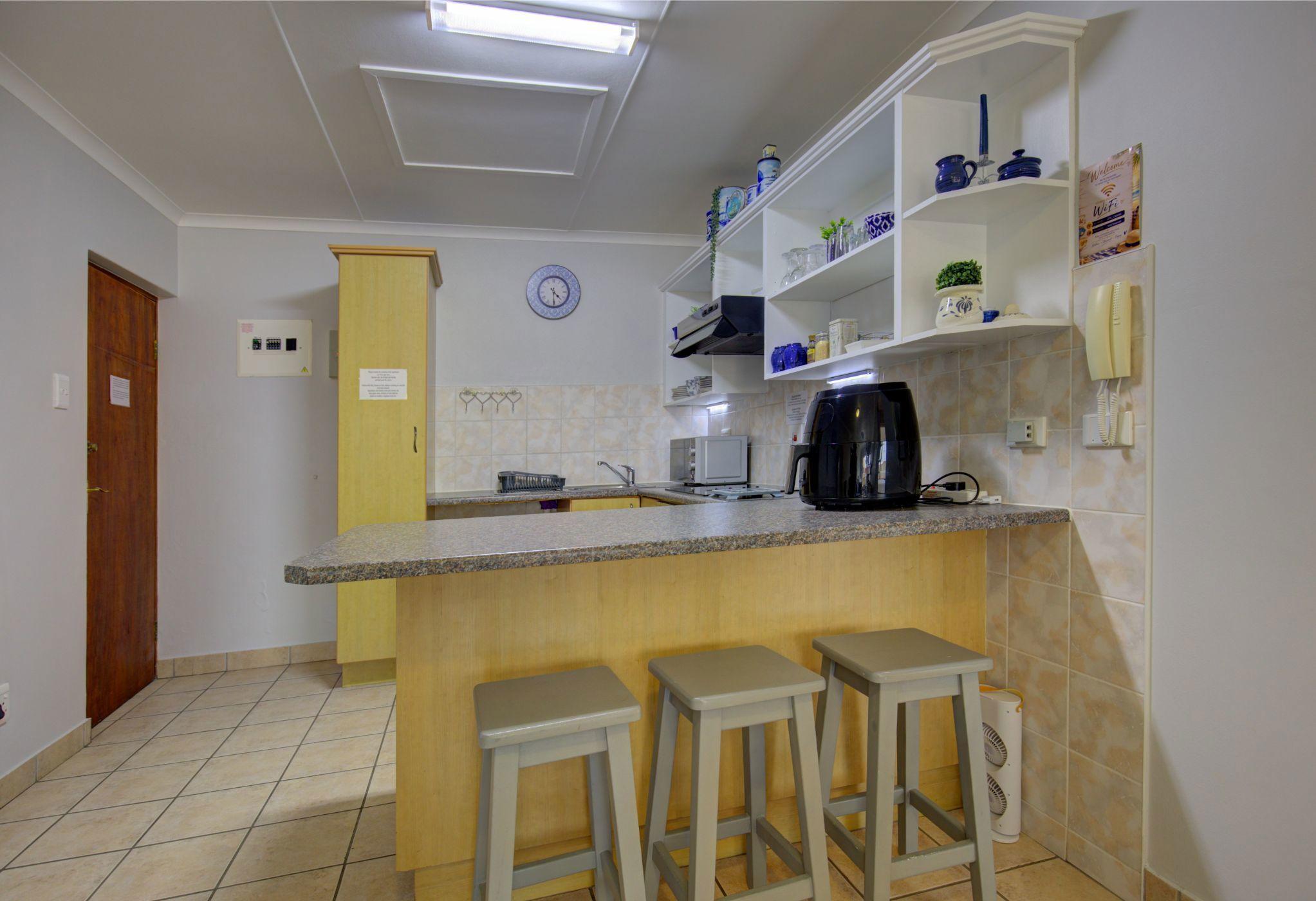 Image 4 of 6