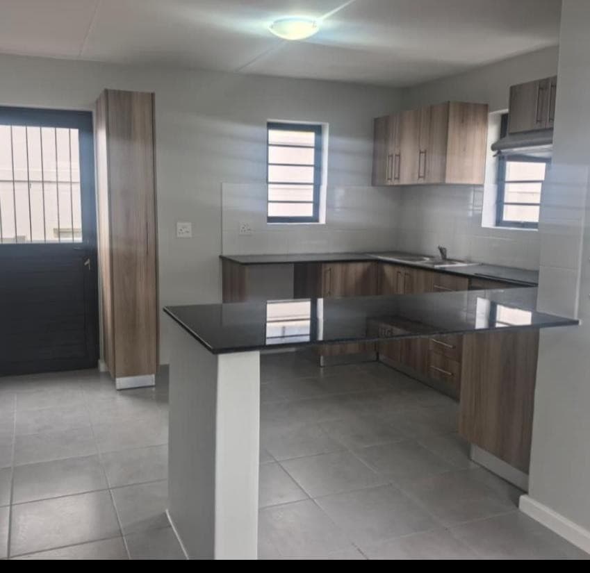 Image 4 of 6